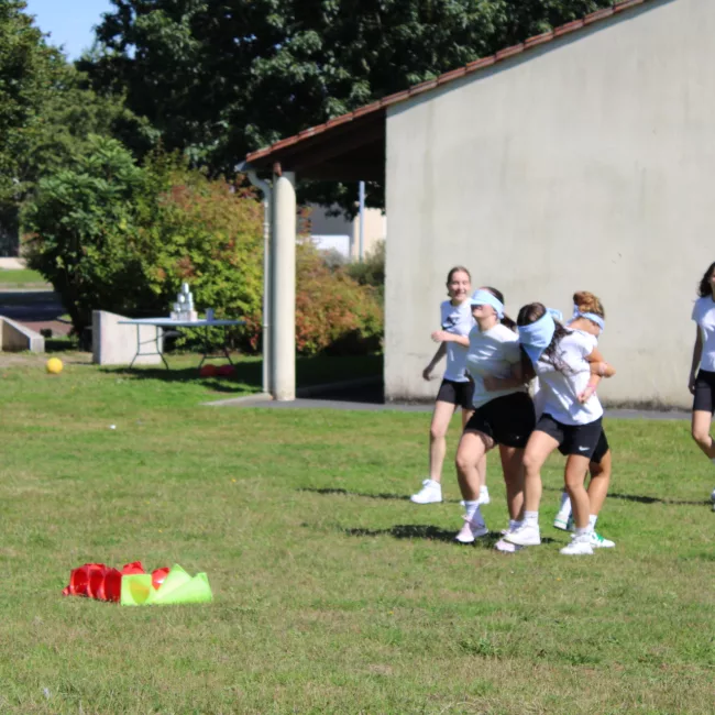 Photo d'une équipe pendant l'épreuve à l'aveugle pendant les NVB Games